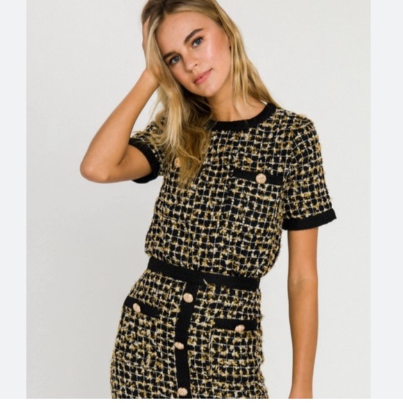Endless Rose Black & METALLIC
Gold Tweed Short Sleeve Top - Picture 1 of 9
